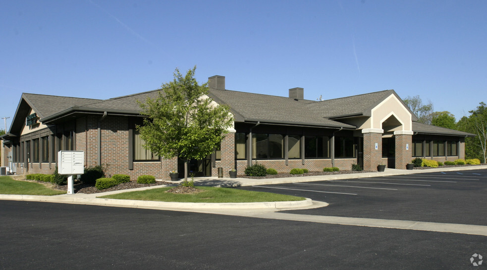 6011 W River Dr NE, Belmont, MI for rent - Building Photo - Image 3 of 7