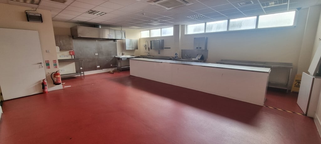 157-159 Broad St, Glasgow to rent Interior Photo- Image 1 of 2