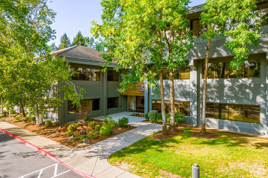 4000 Kruse Way Pl, Lake Oswego, OR for rent - Primary Photo - Image 1 of 6