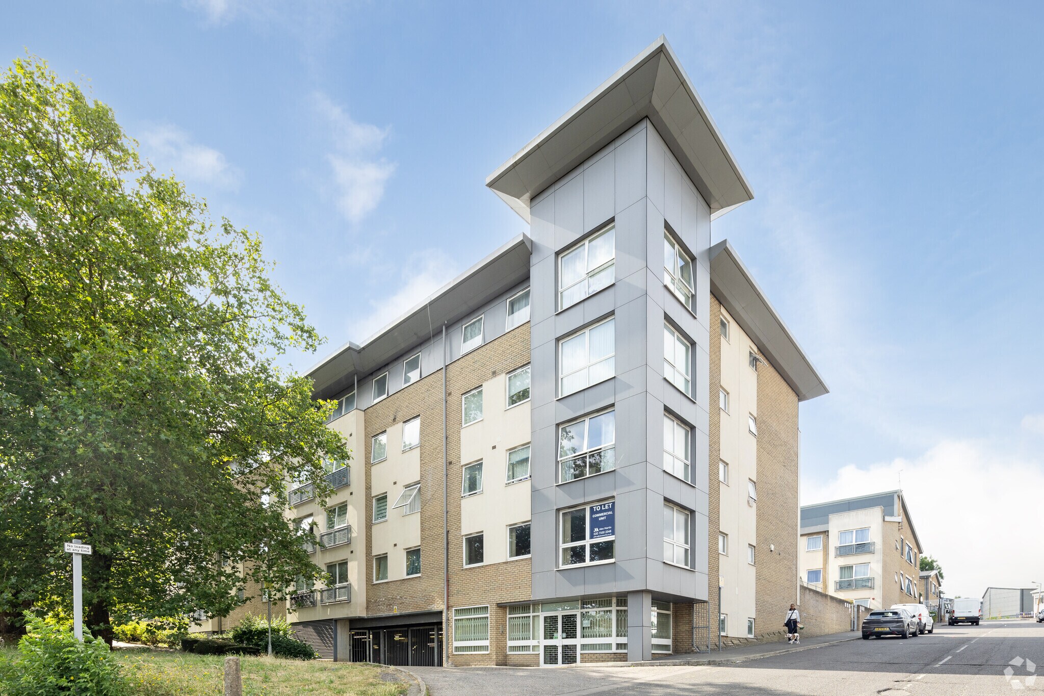 Ring Way, London for sale Primary Photo- Image 1 of 1