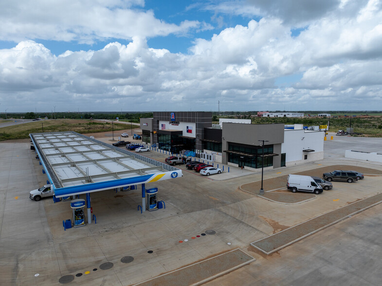 IH 37 & SH 97, Pleasanton, TX for rent - Primary Photo - Image 1 of 12