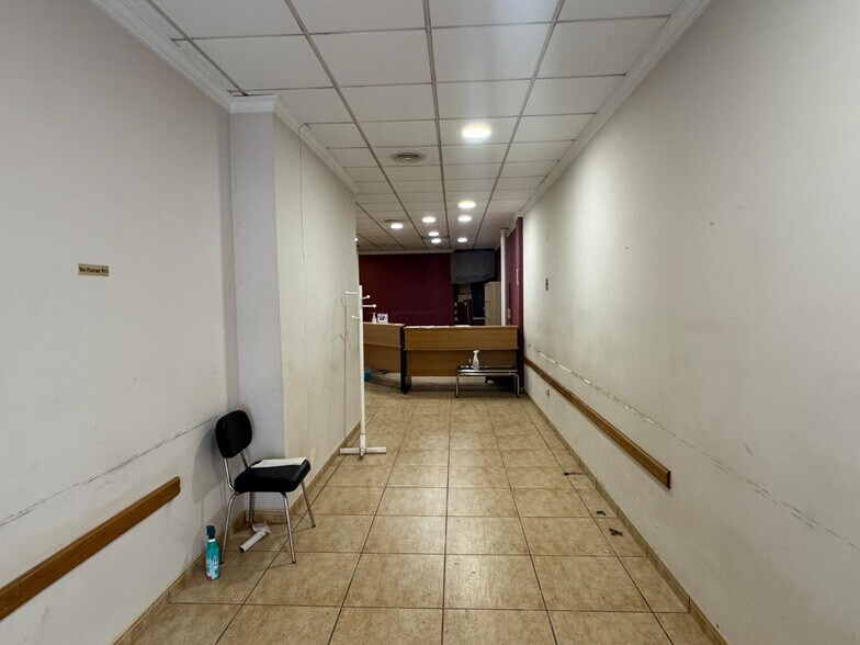 Retail in Algemesí to rent - Building Photo - Image 3 of 14