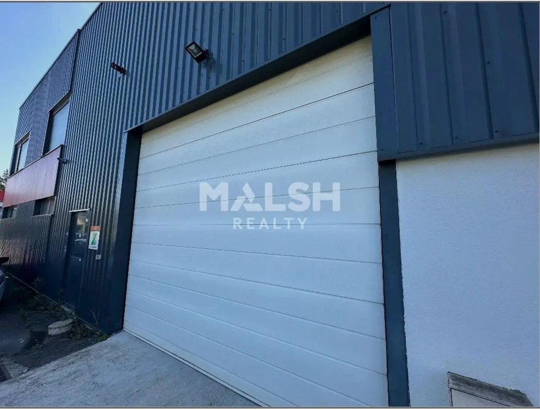 Office in Vaulx-en-Velin to rent Building Photo- Image 1 of 14