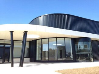 More details for 8 Rue Du Maréchal De Lattre De Tassigny, Élancourt - Light Industrial to Rent