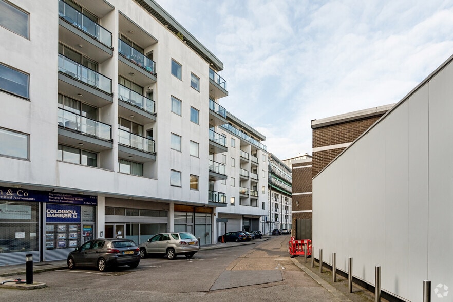 1 Royal Oak Yard, London to rent - Building Photo - Image 2 of 16