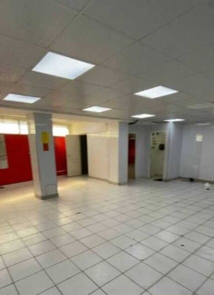 Retail in Pantin for sale - Interior Photo - Image 3 of 3