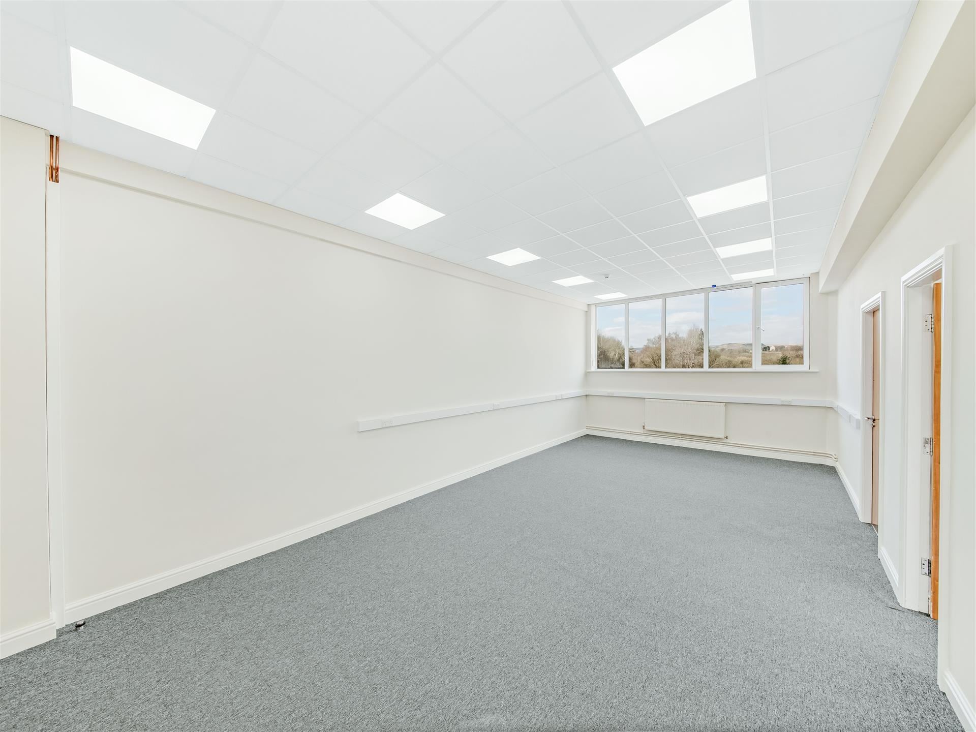New Hall Hey Rd, Rossendale to rent Interior Photo- Image 1 of 2