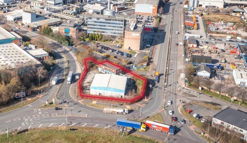 Tenax Rd, Manchester to rent Primary Photo- Image 1 of 3