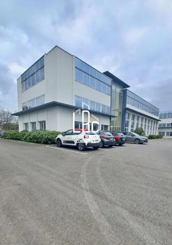 Location Bureaux 307 m² - Photo 1