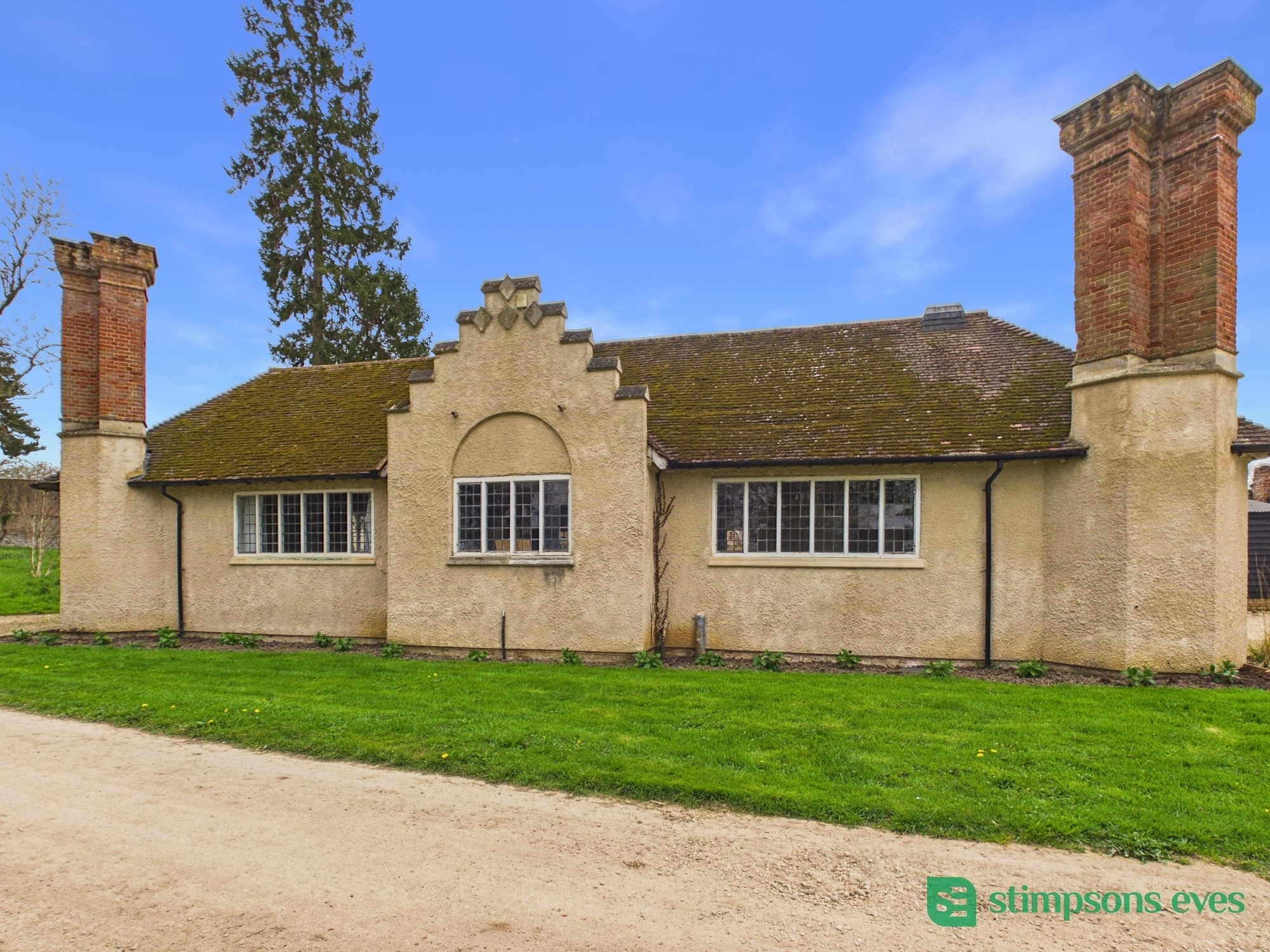 Liscombe Park, Leighton Buzzard to rent Building Photo- Image 1 of 6