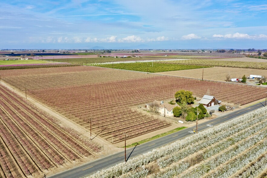 7084 Barstow Ave, Kingsburg, CA for sale - Building Photo - Image 1 of 1