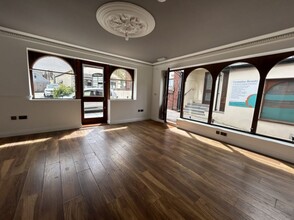 Fore St, Saltash for rent Interior Photo- Image 1 of 5