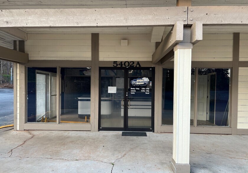 5402-5412 Covington Hwy, Decatur, GA for rent - Building Photo - Image 2 of 6