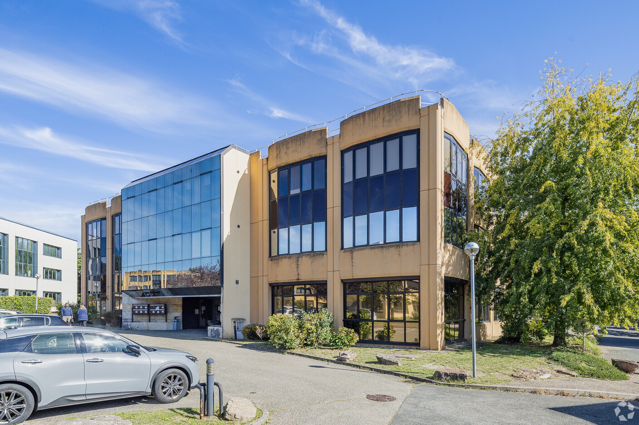 4 Rue Claude Chappe, Saint-Didier-au-Mont-d'Or for sale Primary Photo- Image 1 of 10
