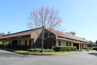 1372 N McDowell Blvd, Petaluma, CA for rent Building Photo- Image 1 of 5