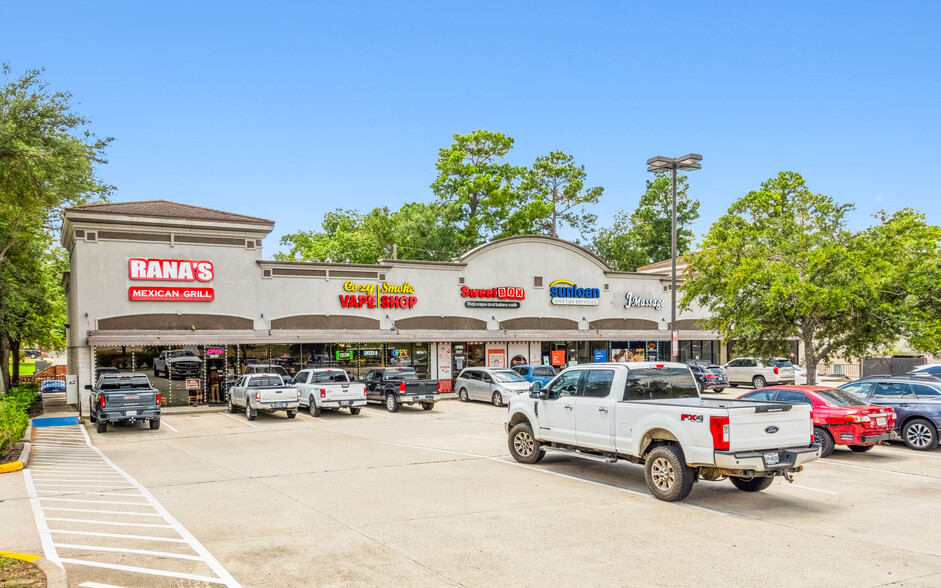 3301 W Davis St, Conroe, TX for sale - Building Photo - Image 2 of 7