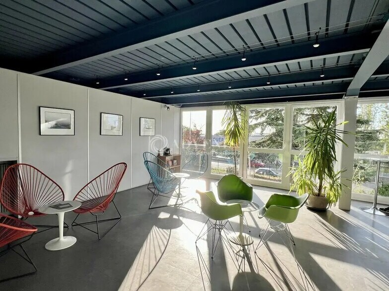 Office in Pontoise to rent - Interior Photo - Image 3 of 9