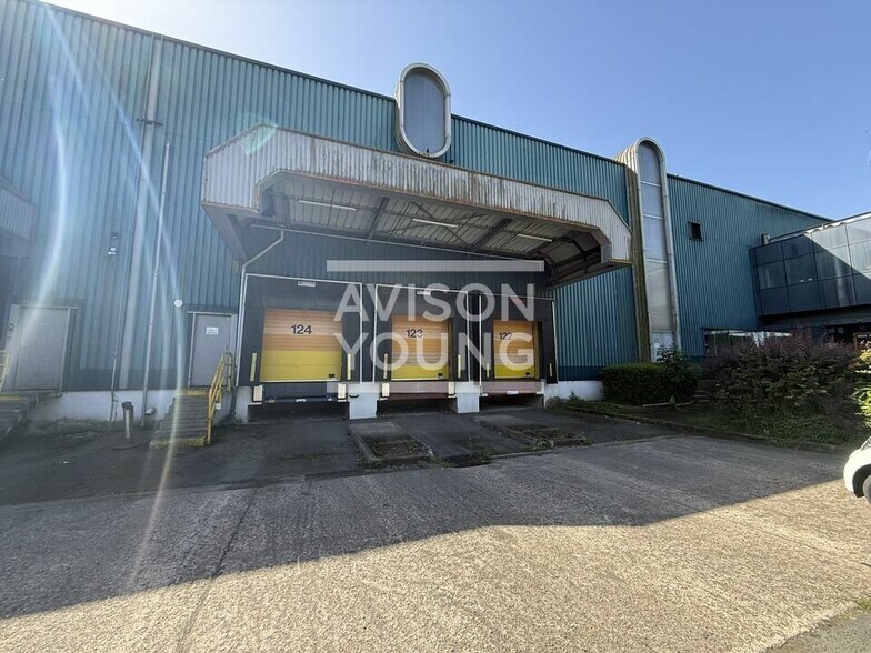 Industrial in Compans to rent - Building Photo - Image 2 of 6