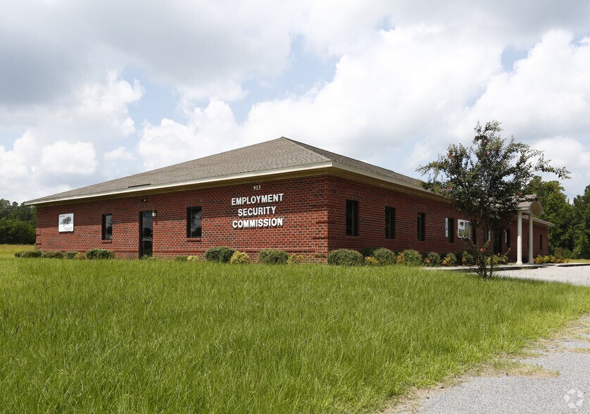 913 Jefferson St, Whiteville, NC for sale - Primary Photo - Image 1 of 1