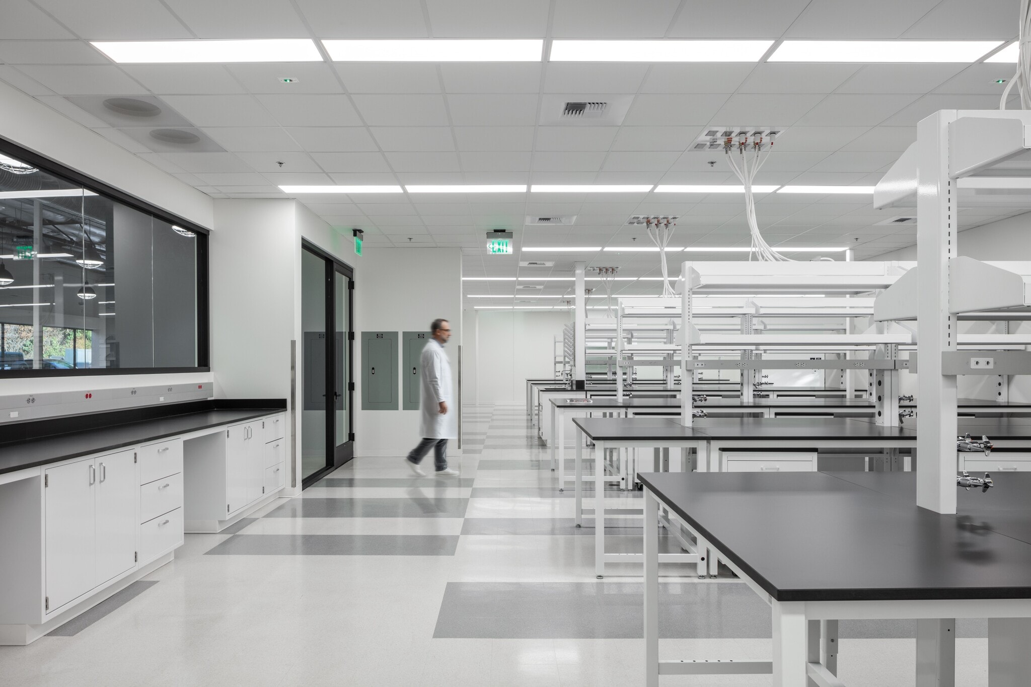 5825 Oberlin Dr, San Diego, CA to rent Interior Photo- Image 1 of 5