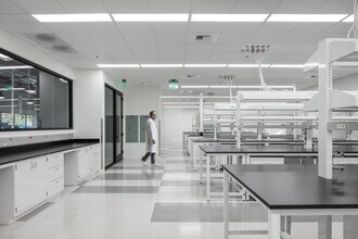 5825 Oberlin Dr, San Diego, CA to rent Interior Photo- Image 1 of 5