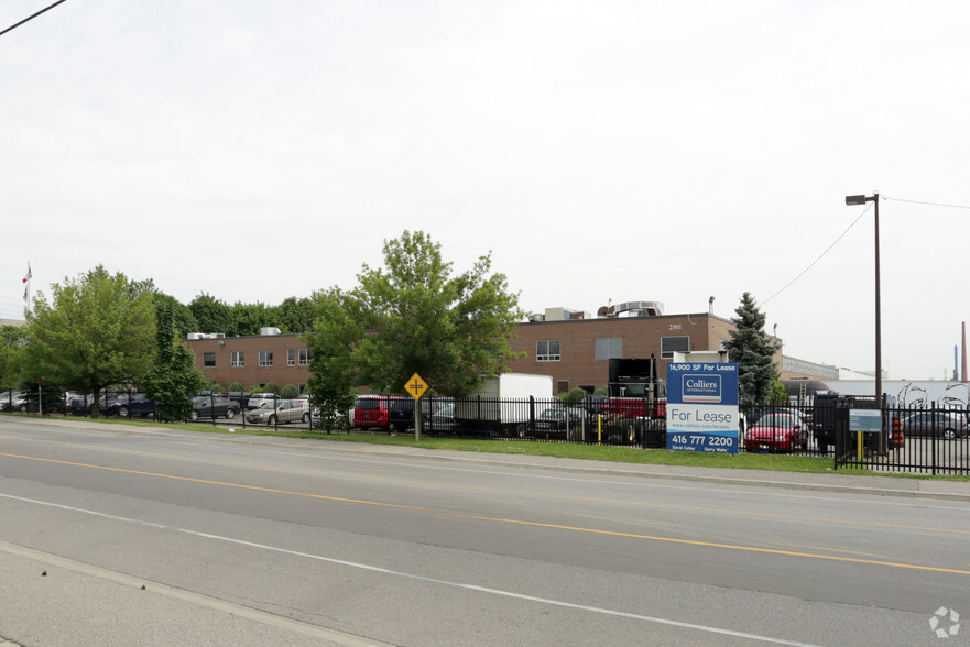 2495 Stanfield Rd, Mississauga, ON for rent - Building Photo - Image 1 of 3