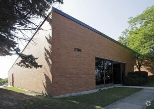 2191 Dunwin Dr, Mississauga, ON for rent Primary Photo- Image 1 of 3