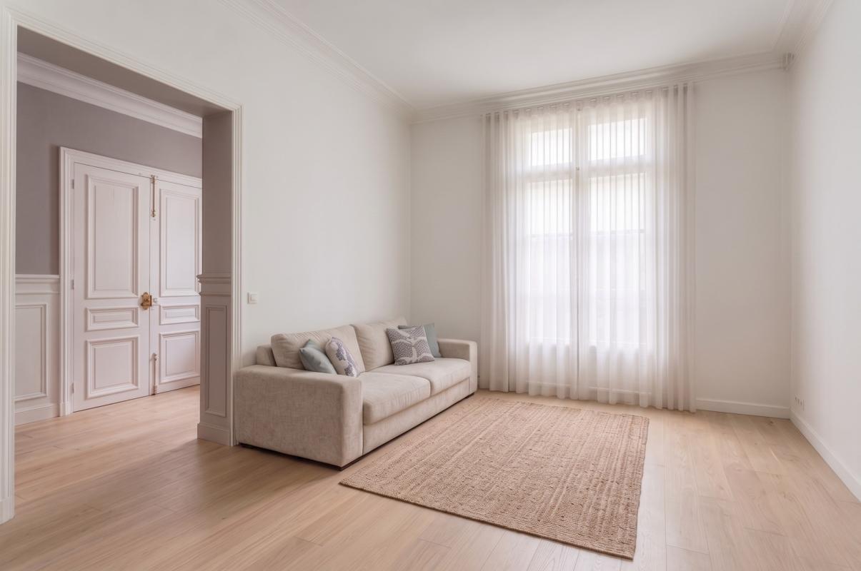 Office in Paris for sale Interior Photo- Image 1 of 4