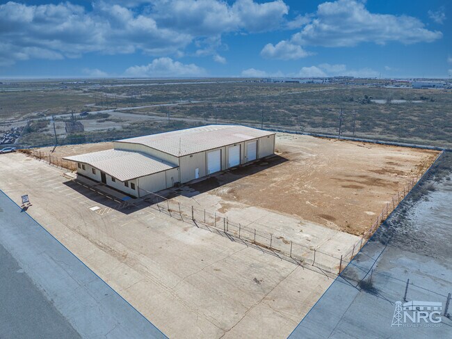 More details for 2804 S County Road 1242, Midland, TX - Industrial to Rent