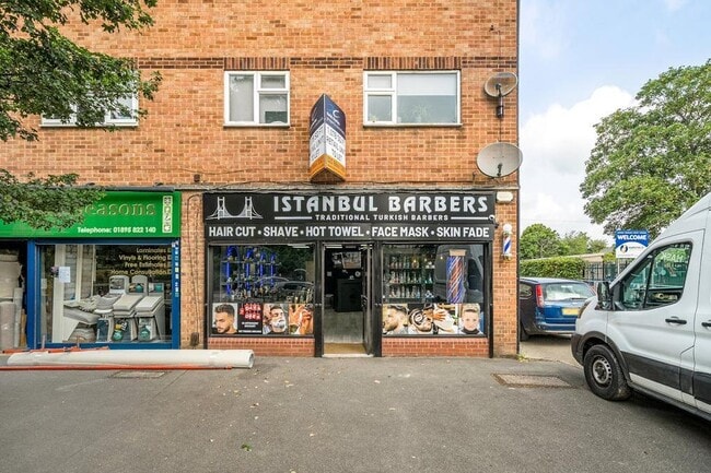 More details for 1 School Parade, Uxbridge - Retail to Rent