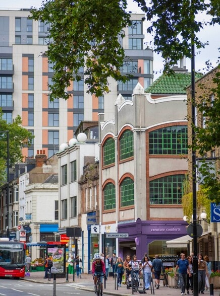 376-384 Chiswick High Road portfolio of 4 properties for sale on LoopNet.co.uk - Building Photo - Image 3 of 4