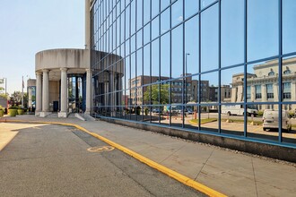 405 Av Ogilvy, Montréal, QC for rent Building Photo- Image 1 of 25