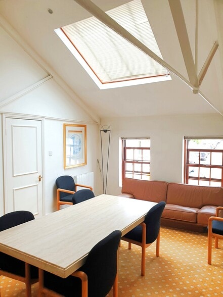 58-64A Webbs Rd, London to rent - Building Photo - Image 2 of 3