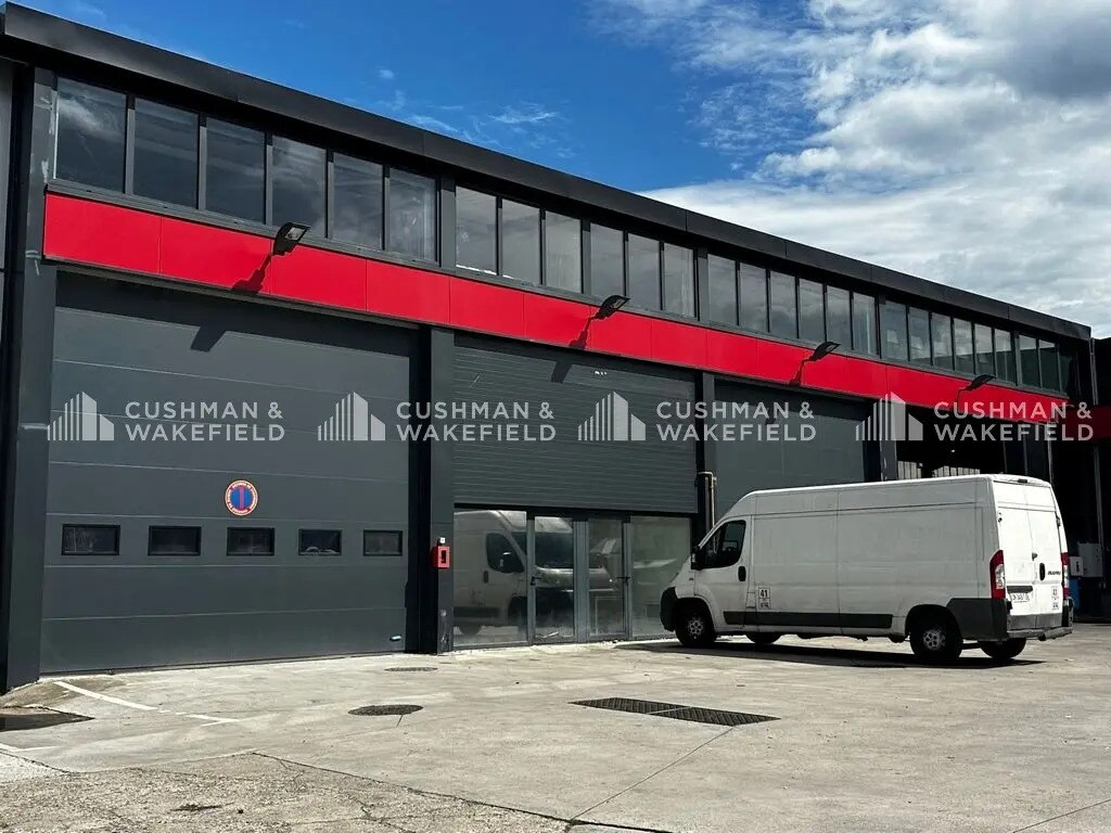 Light Industrial in Strasbourg to rent Building Photo- Image 1 of 8