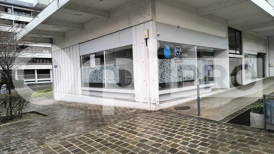 Retail in Reims for sale Building Photo- Image 1 of 6