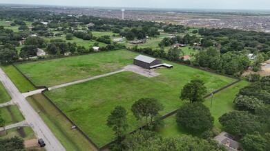 10611 Hidden Lake Ln, Richmond, TX for sale Primary Photo- Image 1 of 11