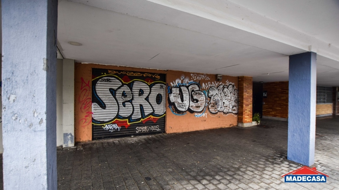 Madrid, MAD 28019 - Unit Puerta Izquierda - - Interior Photo - Image 2 of 7