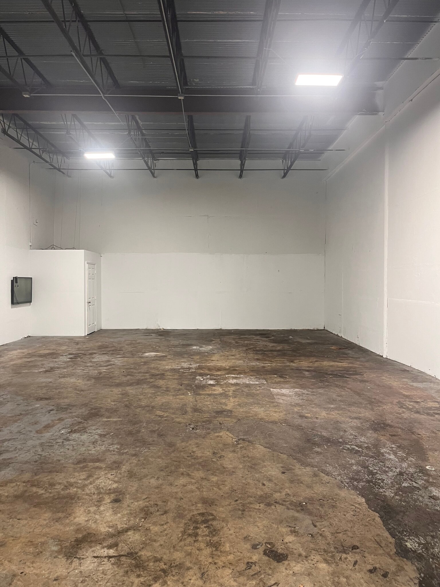 2003-2033 W McNab Rd, Pompano Beach, FL to rent Interior Photo- Image 1 of 1