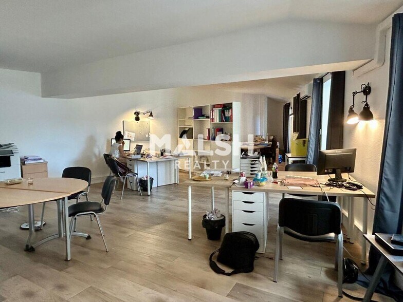 Office in OULLINS-PIERRE-BÉNITE to rent - Interior Photo - Image 2 of 13
