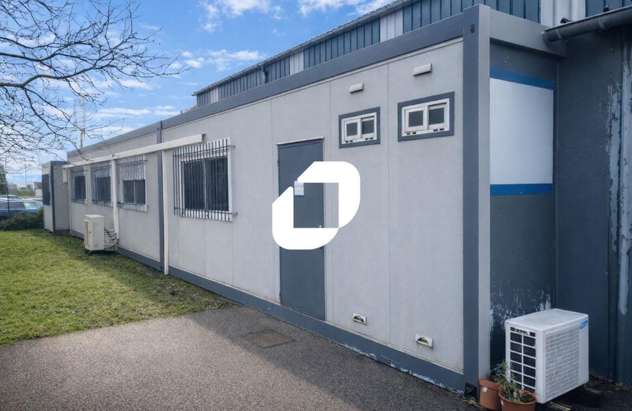 Light Industrial in Corbas to rent Building Photo- Image 1 of 13