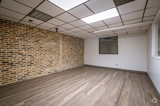 3550-3560 Lang Rd, Houston, TX for rent Interior Photo- Image 2 of 5