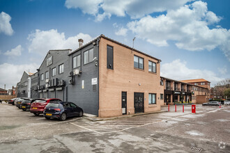 Wilderspool Causeway, Warrington for sale Primary Photo- Image 1 of 1