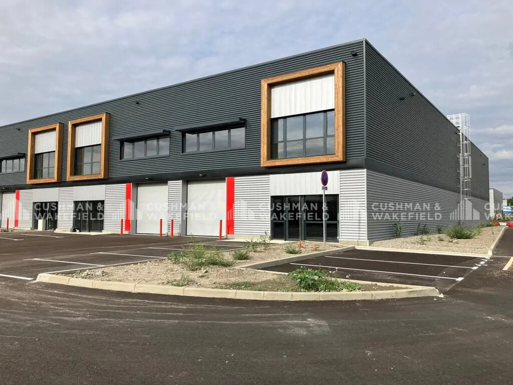 Location Local d'activités 914 m² - Photo 1