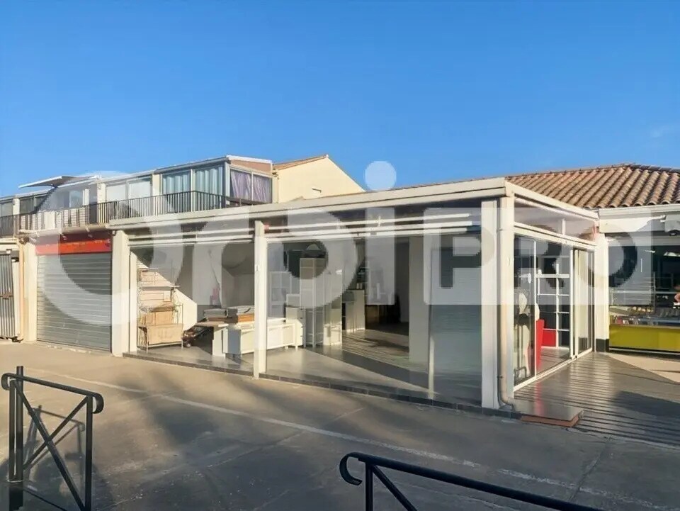 Retail in Marseillan for sale Building Photo- Image 1 of 6