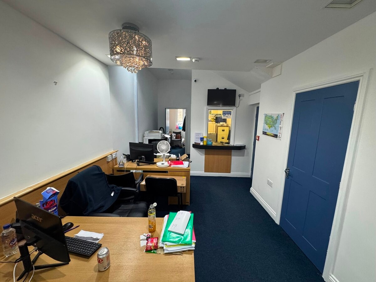 27-29 High St, Yarm, RCC TS15 9BW - Unit 27 - - Interior Photo - Image 2 of 3