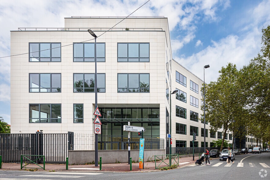 10 Rue Raymond David, Malakoff to rent - Building Photo - Image 2 of 2