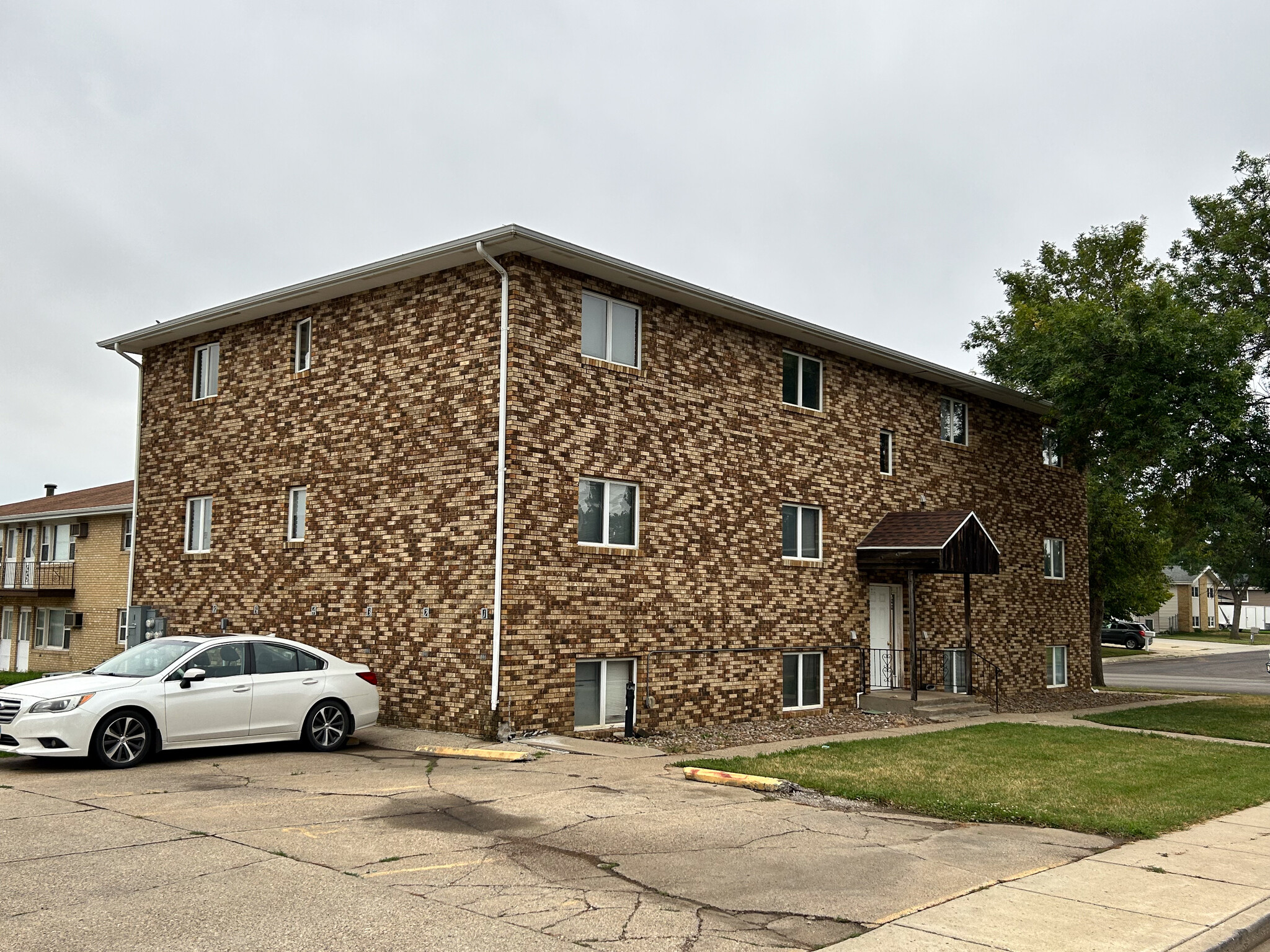 1500 1st Ave NW, Mandan, ND for sale Primary Photo- Image 1 of 1