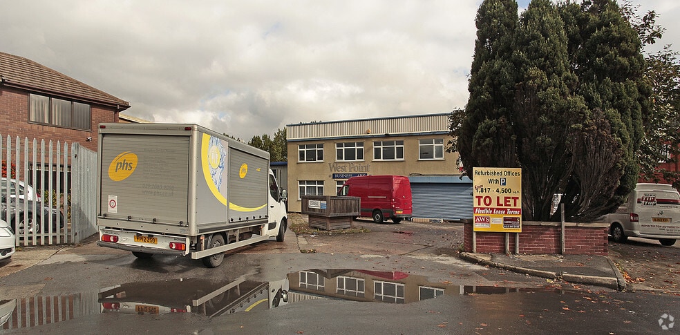 Westland Sq, Leeds to rent - Building Photo - Image 3 of 4