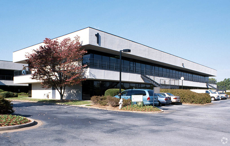 7094 Peachtree Industrial Blvd, Peachtree Corners, GA for sale - Building Photo - Image 2 of 16