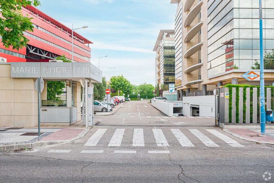 Calle Marie Curie, 19, Rivas-Vaciamadrid, Madrid to rent - Building Photo - Image 3 of 14